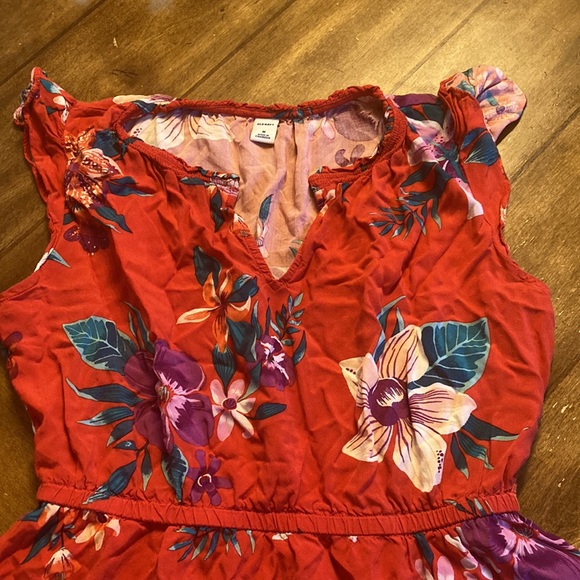 Size medium. Used a couple times. Smoke free house. - Picture 4 of 4